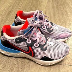 Womens Nike Renew shoes, size 8.5